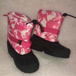 RedHead boots pink camo print waterproof winter size 11 girls snow gear kids